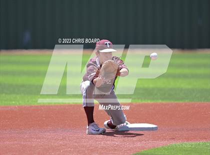 Thumbnail 2 in Tularosa vs. Menaul/Oak Grove (NMAA 2A Quarterfinal) photogallery.