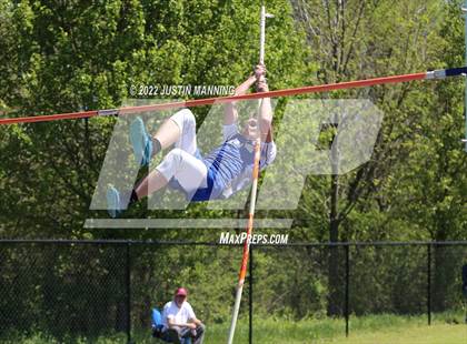 Thumbnail 1 in AAA 4A Regional Track & Field Meet photogallery.