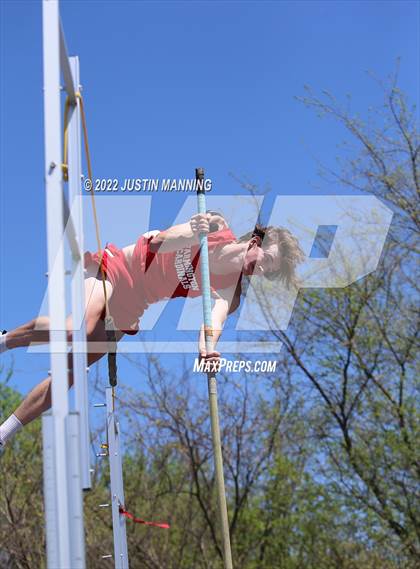 Thumbnail 1 in AAA 4A Regional Track & Field Meet photogallery.
