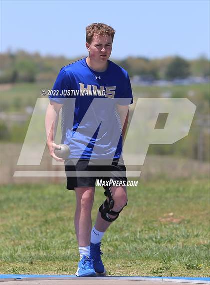 Thumbnail 3 in AAA 4A Regional Track & Field Meet photogallery.