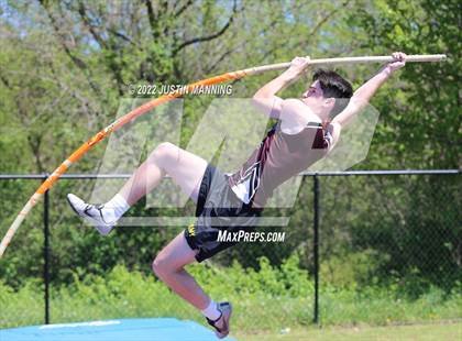 Thumbnail 3 in AAA 4A Regional Track & Field Meet photogallery.