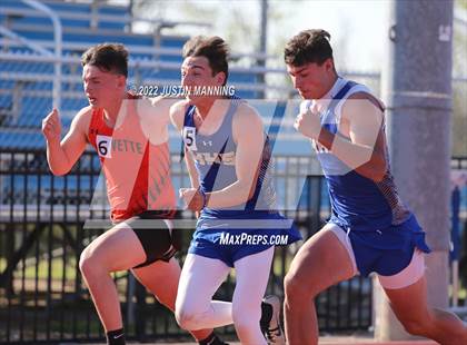 Thumbnail 1 in AAA 4A Regional Track & Field Meet photogallery.