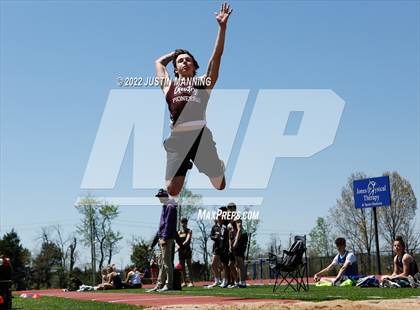 Thumbnail 1 in AAA 4A Regional Track & Field Meet photogallery.