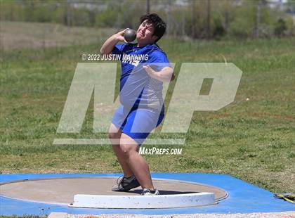 Thumbnail 1 in AAA 4A Regional Track & Field Meet photogallery.