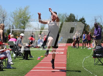 Thumbnail 3 in AAA 4A Regional Track & Field Meet photogallery.