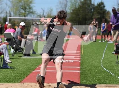 Thumbnail 1 in AAA 4A Regional Track & Field Meet photogallery.