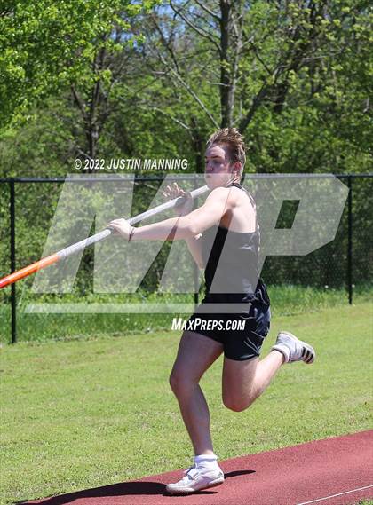 Thumbnail 2 in AAA 4A Regional Track & Field Meet photogallery.