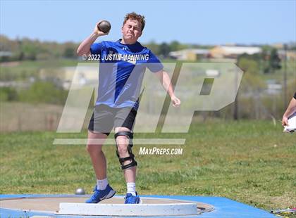 Thumbnail 1 in AAA 4A Regional Track & Field Meet photogallery.