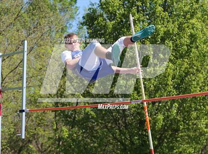 Thumbnail 3 in AAA 4A Regional Track & Field Meet photogallery.