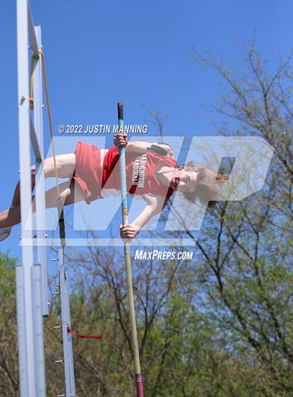 Thumbnail 3 in AAA 4A Regional Track & Field Meet photogallery.