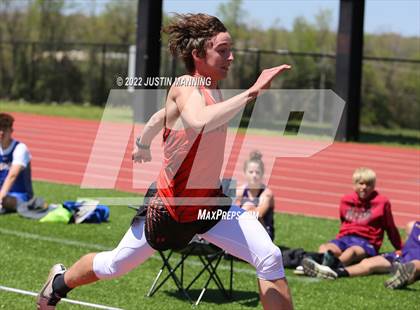 Thumbnail 1 in AAA 4A Regional Track & Field Meet photogallery.