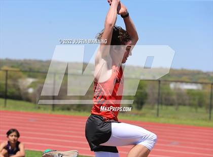 Thumbnail 2 in AAA 4A Regional Track & Field Meet photogallery.