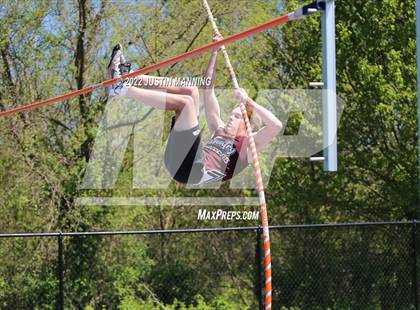Thumbnail 2 in AAA 4A Regional Track & Field Meet photogallery.