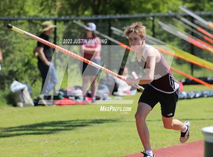 Thumbnail 1 in AAA 4A Regional Track & Field Meet photogallery.