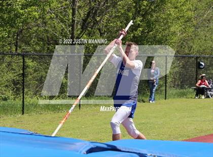 Thumbnail 3 in AAA 4A Regional Track & Field Meet photogallery.