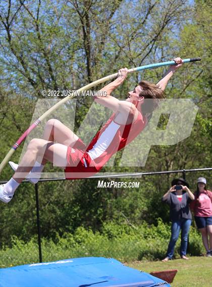 Thumbnail 2 in AAA 4A Regional Track & Field Meet photogallery.