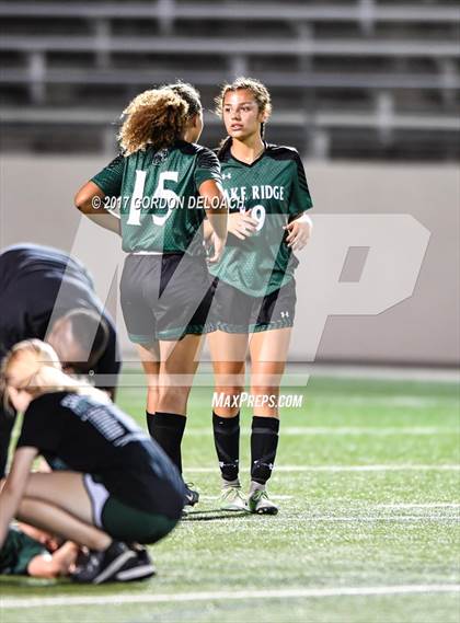 Thumbnail 2 in Red Oak vs. Lake Ridge (UIL 5A Regional Quarterfinal) photogallery.