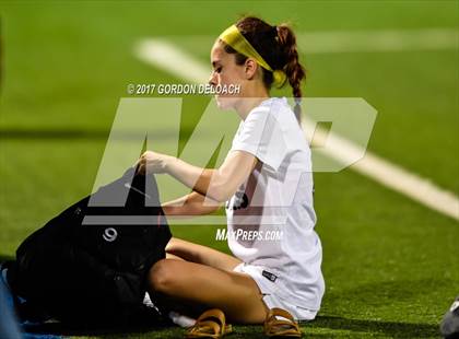 Thumbnail 2 in Red Oak vs. Lake Ridge (UIL 5A Regional Quarterfinal) photogallery.