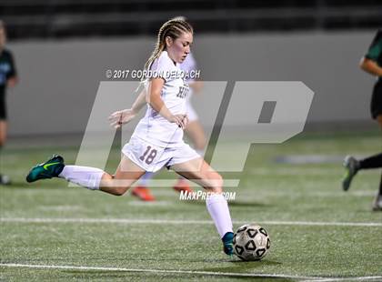 Thumbnail 2 in Red Oak vs. Lake Ridge (UIL 5A Regional Quarterfinal) photogallery.