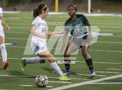 Thumbnail 2 in Red Oak vs. Lake Ridge (UIL 5A Regional Quarterfinal) photogallery.