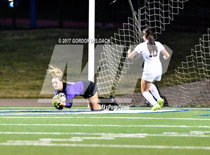 Thumbnail 1 in Red Oak vs. Lake Ridge (UIL 5A Regional Quarterfinal) photogallery.