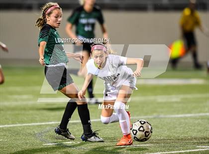 Thumbnail 1 in Red Oak vs. Lake Ridge (UIL 5A Regional Quarterfinal) photogallery.