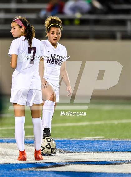 Thumbnail 2 in Red Oak vs. Lake Ridge (UIL 5A Regional Quarterfinal) photogallery.