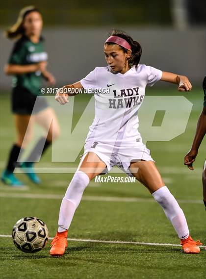 Thumbnail 1 in Red Oak vs. Lake Ridge (UIL 5A Regional Quarterfinal) photogallery.