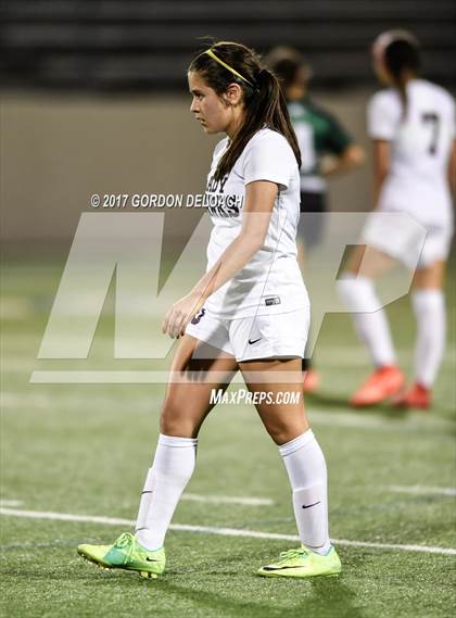 Thumbnail 3 in Red Oak vs. Lake Ridge (UIL 5A Regional Quarterfinal) photogallery.