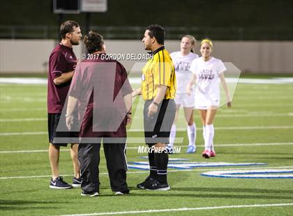 Thumbnail 1 in Red Oak vs. Lake Ridge (UIL 5A Regional Quarterfinal) photogallery.