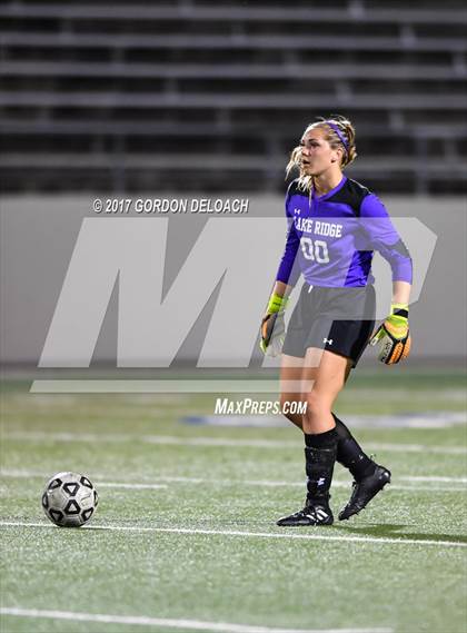 Thumbnail 1 in Red Oak vs. Lake Ridge (UIL 5A Regional Quarterfinal) photogallery.