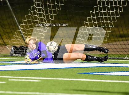 Thumbnail 2 in Red Oak vs. Lake Ridge (UIL 5A Regional Quarterfinal) photogallery.