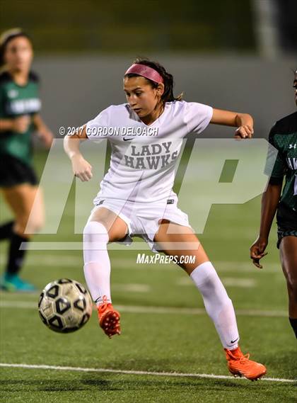 Thumbnail 1 in Red Oak vs. Lake Ridge (UIL 5A Regional Quarterfinal) photogallery.