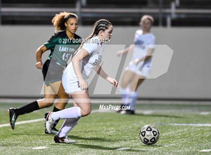 Thumbnail 1 in Red Oak vs. Lake Ridge (UIL 5A Regional Quarterfinal) photogallery.