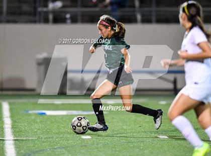 Thumbnail 1 in Red Oak vs. Lake Ridge (UIL 5A Regional Quarterfinal) photogallery.