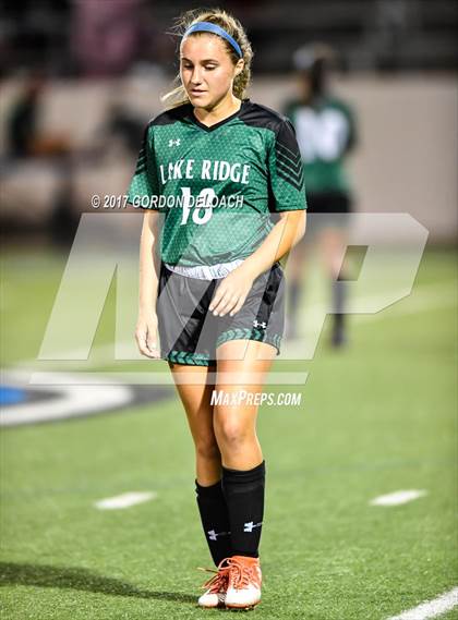 Thumbnail 1 in Red Oak vs. Lake Ridge (UIL 5A Regional Quarterfinal) photogallery.