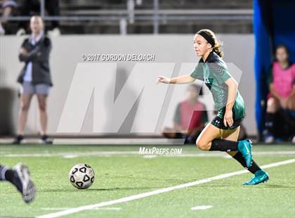 Thumbnail 2 in Red Oak vs. Lake Ridge (UIL 5A Regional Quarterfinal) photogallery.