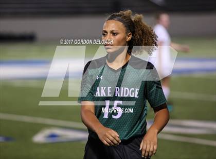 Thumbnail 3 in Red Oak vs. Lake Ridge (UIL 5A Regional Quarterfinal) photogallery.