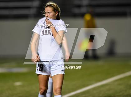 Thumbnail 1 in Red Oak vs. Lake Ridge (UIL 5A Regional Quarterfinal) photogallery.