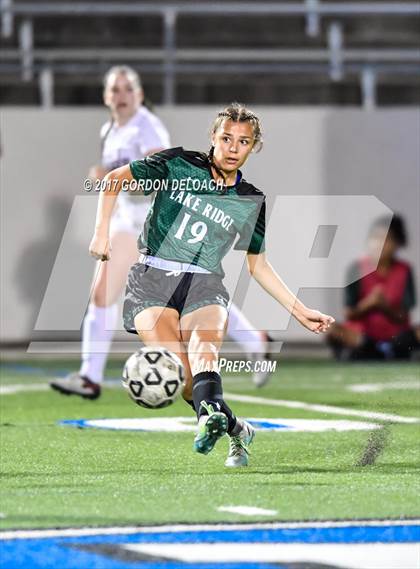 Thumbnail 3 in Red Oak vs. Lake Ridge (UIL 5A Regional Quarterfinal) photogallery.