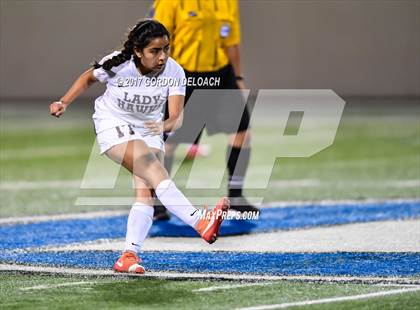 Thumbnail 3 in Red Oak vs. Lake Ridge (UIL 5A Regional Quarterfinal) photogallery.