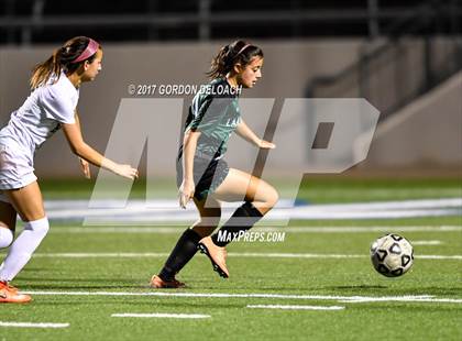 Thumbnail 2 in Red Oak vs. Lake Ridge (UIL 5A Regional Quarterfinal) photogallery.
