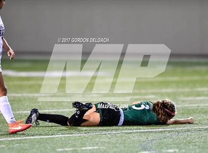 Thumbnail 1 in Red Oak vs. Lake Ridge (UIL 5A Regional Quarterfinal) photogallery.