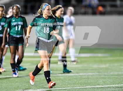 Thumbnail 2 in Red Oak vs. Lake Ridge (UIL 5A Regional Quarterfinal) photogallery.