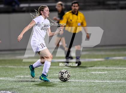 Thumbnail 3 in Red Oak vs. Lake Ridge (UIL 5A Regional Quarterfinal) photogallery.