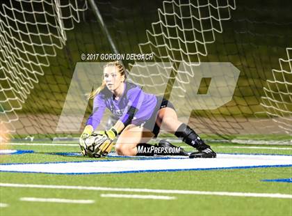 Thumbnail 1 in Red Oak vs. Lake Ridge (UIL 5A Regional Quarterfinal) photogallery.