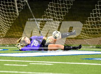 Thumbnail 3 in Red Oak vs. Lake Ridge (UIL 5A Regional Quarterfinal) photogallery.