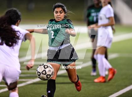 Thumbnail 2 in Red Oak vs. Lake Ridge (UIL 5A Regional Quarterfinal) photogallery.