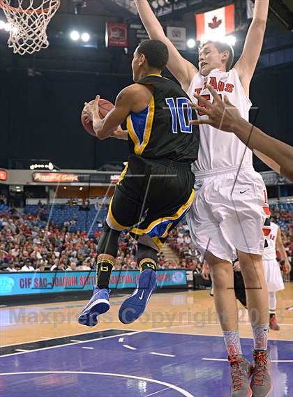 Thumbnail 2 in Grant vs. Antelope (CIF SJS D2 Final) photogallery.