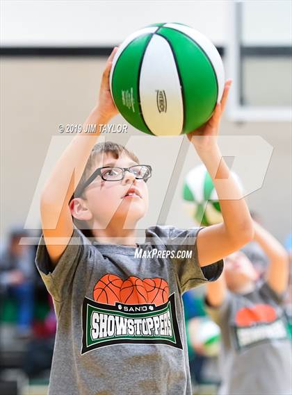Thumbnail 1 in De Leon @ Santo photogallery.